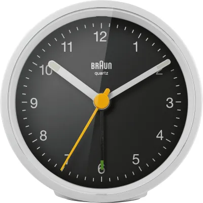 Braun Quarzwecker BC12WB | Analog Wecker | leises Laufwerk | Beleuchtung | Weckwiederholung | Weiß | 7,5 cm