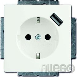 Busch-Jaeger Schuko/USB-Steckdose studioweiß 20 EUCBUSB-84