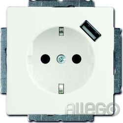 Busch-Jaeger Schuko/USB-Steckdose studioweiß matt 20 EUCBUSB-884
