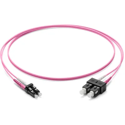 Corning LWL-Patchkabel F055702Q2Z20003M-VI | OM4 50/125 Multimode Duplex | LC-SC | 2 Fasern | 3m | violett