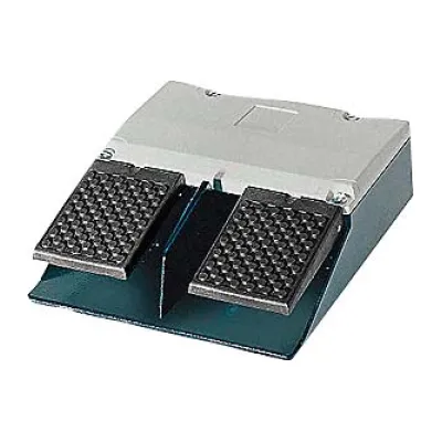 Siemens Pedaltaster 3SE3934-5CB20 | 2-fach Fußschalter | 2 Wechsler | Ein/Aus | Kunststoff | IP65 | schwarz