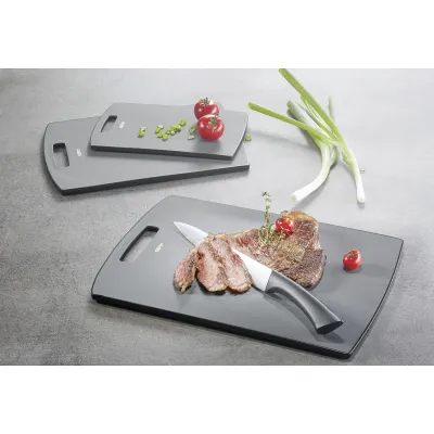 GEFU Schneidebrett Levoro klein 13980 | Kunststoff | antimikrobiell | klingenschonend | Antirutsch | 24x15 cm | schwarz