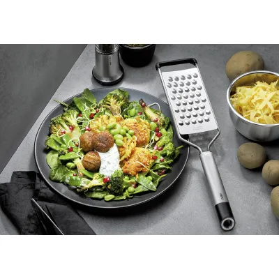 GEFU Grobreibe Primeline | Edelstahl/Kunststoff | 34,9 cm | Antirutschfuß | Spülmaschinengeeignet | Gemüse-Reibe
