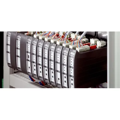 GEZE Notstromsteuerzentrale MBZ 300 N10 137428 | RWA-Steuerung | 10A | inkl. Akku | 500x400x200 mm | erweiterbar