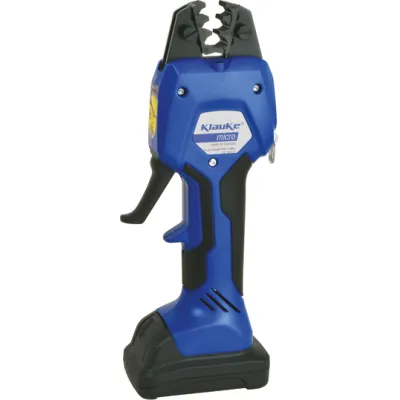 Klauke Crimpzange EKWF50ML | elektrisch | für Aderendhülsen 0,5–50 mm² | Vierkantpressung | Akku & Ladegerät | 15 kN