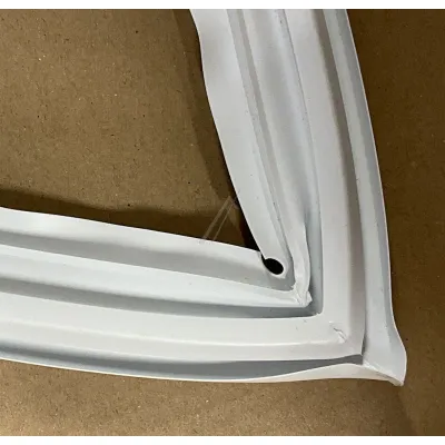 Kühlschrank-Türdichtung unten Whirlpool Indesit 488000526728 dicht, Tür