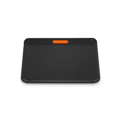 Le Creuset Backblech doppelwandig 38x36 cm | Antihaft Karbonstahl | hitzebeständig bis 240°C | randlos | Silikongriff