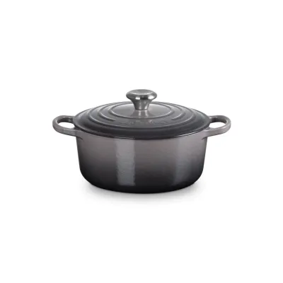 Le Creuset Bräter rund Signature 21177244442430 | Gusseisen | 24 cm | 4,2 L | induktionsgeeignet | backofenfest | flint