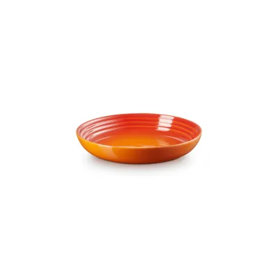 Le Creuset Suppenteller 22 cm Ofenrot | Pasta- und Risottoteller | Steinzeug | kratzfest | spülmaschinengeeignet | rot