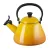 Bild: Le Creuset Wasserkessel Kone 1,6l | pfeifender Teekessel | emaillierter Stahl | Induktion geeignet | nectar gelb