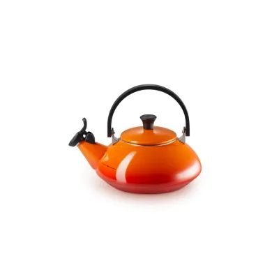 Le Creuset Wasserkessel Zen | 1,5 Liter | emaillierter Stahl | Induktion geeignet | Flötenkessel | ofenrot