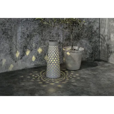 Star Trading LED Solar Deko Laterne Romby 482-68 | warmweiße LED | Metall | Rautenmuster | Akku | 13x32 cm | grau