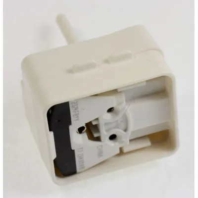 Relais 480132101952 Bauknecht