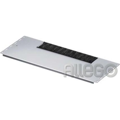 Bild: Rittal Bodenblechmodul mit Bürstenleiste VX 5301.333