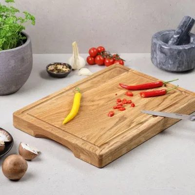 KESPER Schneidebrett Eiche FSC 10002147 | Massivholz | 38,5x27,5x3,5 cm | Saftrille | Griffmulden | messerschonend