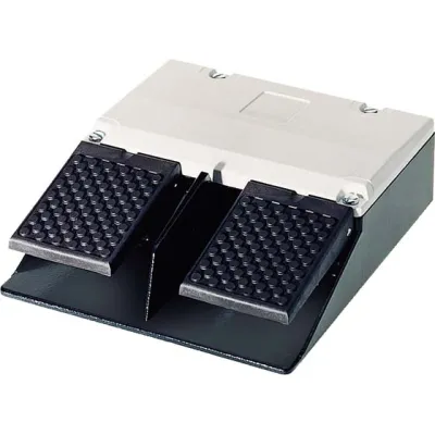 Siemens Fußtaster 3SE2932-0AB20 | 2 Pedale | Metallgehäuse | IP65 | 1S+1Ö je Pedal | M25x1,5 | grau | 16A