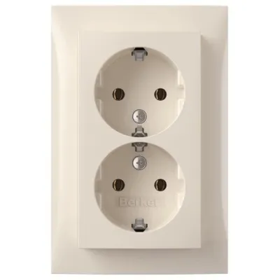 Berker Doppelsteckdose SCHUKO 47748989 | Unterputz IP20 | 2-fach | polarweiß glänzend | Kunststoff | S.1 Serie