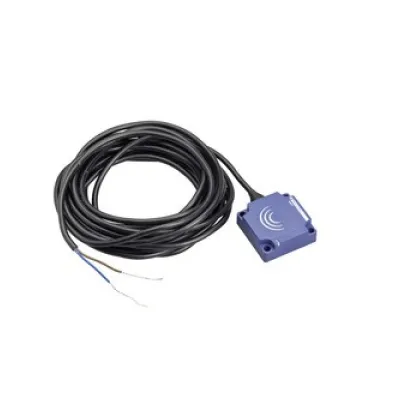 Telemecanique Induktiver Näherungsschalter XS7C1A1PAL5 | PNP NO | 15mm | 12-24V DC | 40x40x15mm | 5m Kabel