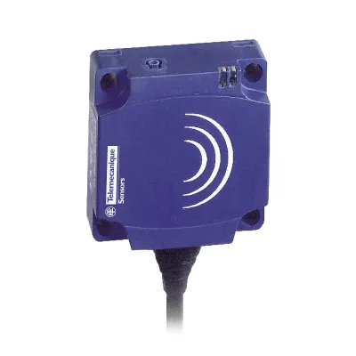 Telemecanique Induktiver Näherungsschalter XS7C1A1PAL5 | PNP NO | 15mm | 12-24V DC | 40x40x15mm | 5m Kabel