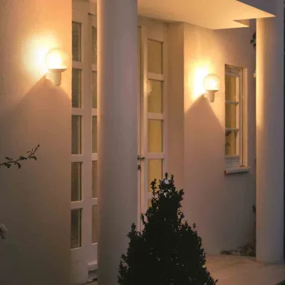 STEINEL Sensor-Außenleuchte L 400 S | E27 | max. 60W | IP44 | Kristallglas | 12m Reichweite | Weiß