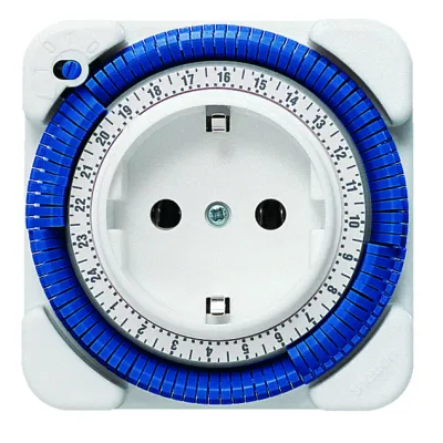 Theben Analoge Steckdosenschaltuhr Timer 26 0260030 | 230V AC | Tagesprogramm | 15 Min. Schaltzeit | 16A | IP20 | Weiß