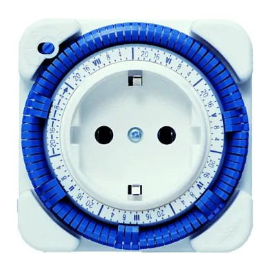 Theben Steckdosenschaltuhr Timer 27 0270930 | Wochenprogramm | 7 Tage | Analog | 230V AC | 16A | SCHUKO | Weiß
