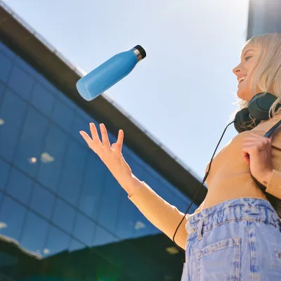 Emsa Trinkflasche N31109 Bludrop Color 0,7l | Edelstahl | Quick-Press-Verschluss | 360° Trinkrand | auslaufsicher