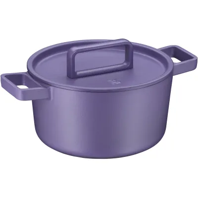 WMF Bräter Flavour 24 cm | Gusseisen Schmortopf | violett | Wärmespeicherung | innovativer Kondensationsdeckel