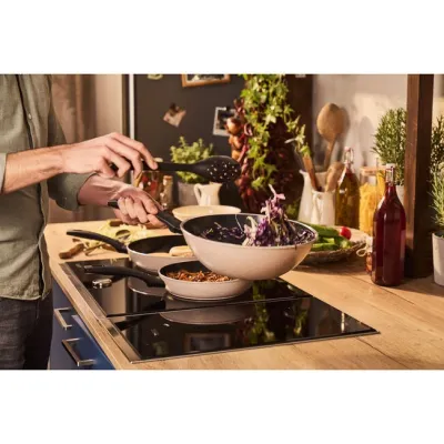 BALLARINI Wok Ledro 1027801 | 28 cm | Induktionsgeeignet | 100% recyceltes Aluminium | Keramik-Antihaft | Beige