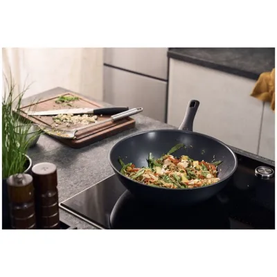 Zwilling Wok Madura Plus 30 cm | CERAFORCE TITANIUM Antihaft | Induktionsgeeignet | Ofenfest | Aluminium | Schwarz